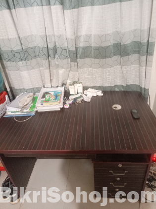 সস্তায় ভালো মনের কম্পিউটার টেবিল বিক্রয় করা হবে